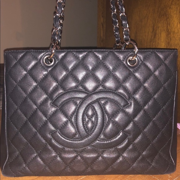 Authentic Chanel Handbag - Picture 1 of 8